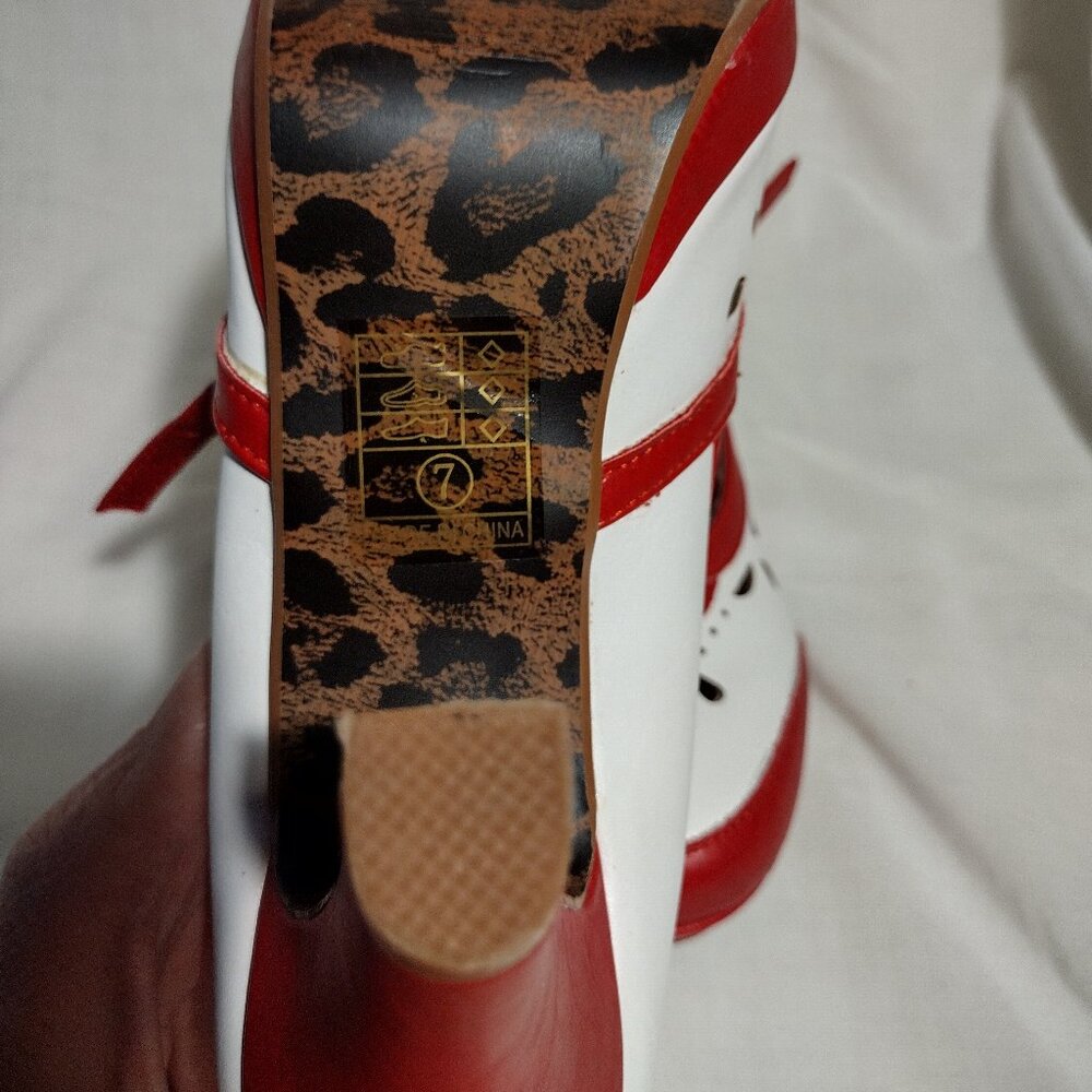 Ellie || 3.5" Bettie Page Holly Pump - White/Red - Picture 14 of 16